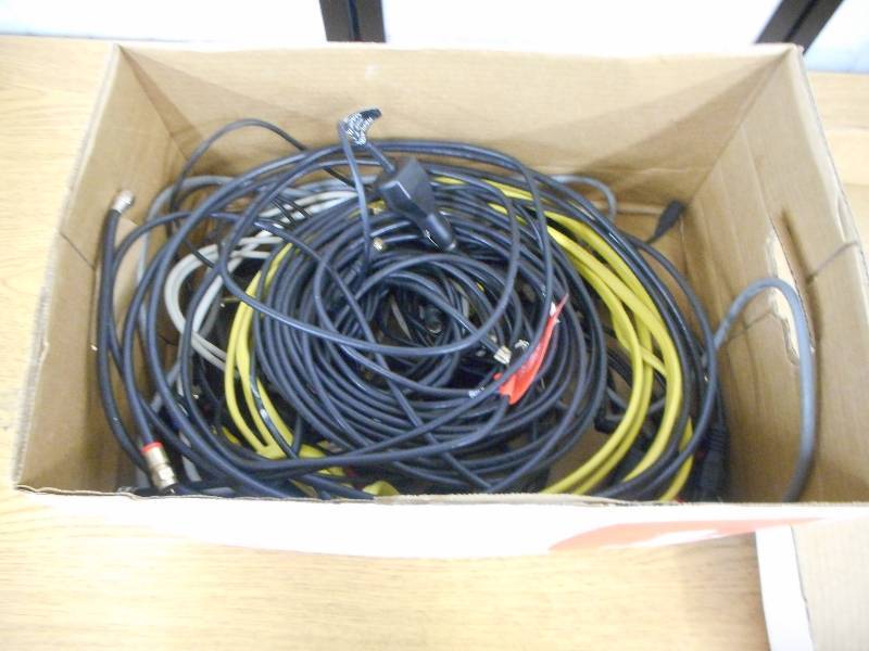 lot 57 image: BOX OF ELECTRICAL CORDS