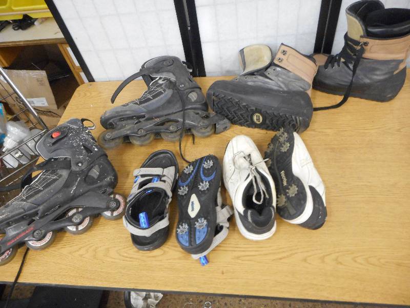 lot 60 image: LOT OF FOOTWEAR