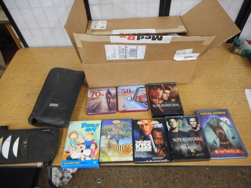 lot 62 image: MASSIVE LOT OF CDS AND BOOKS
