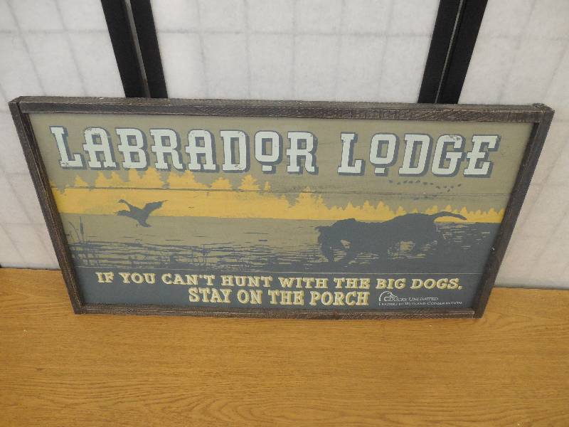 lot 90 image: LABRODOR LODGE VINTAGE STYLE PHOTO AND FRAME