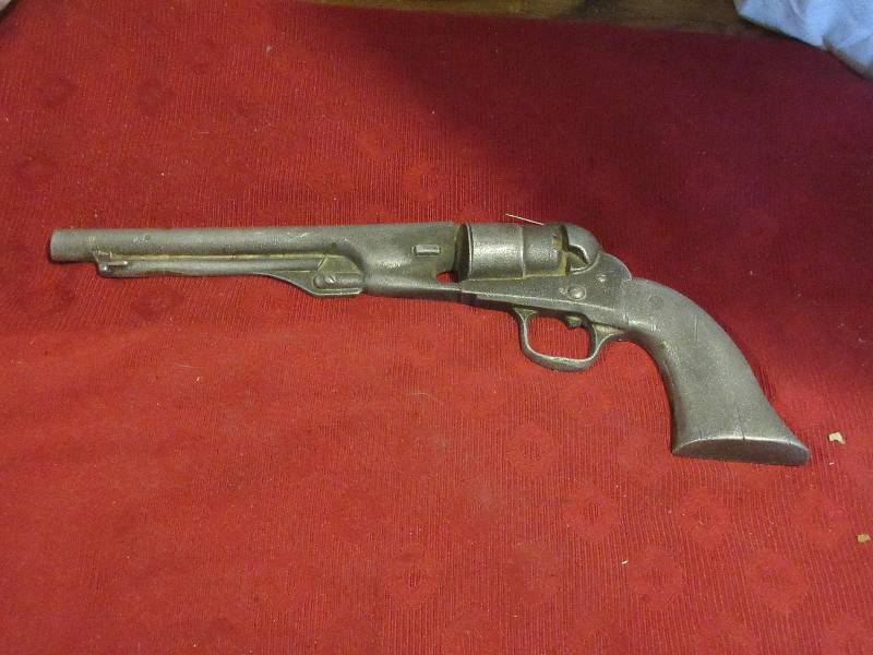 LEAD MOLDED GUN