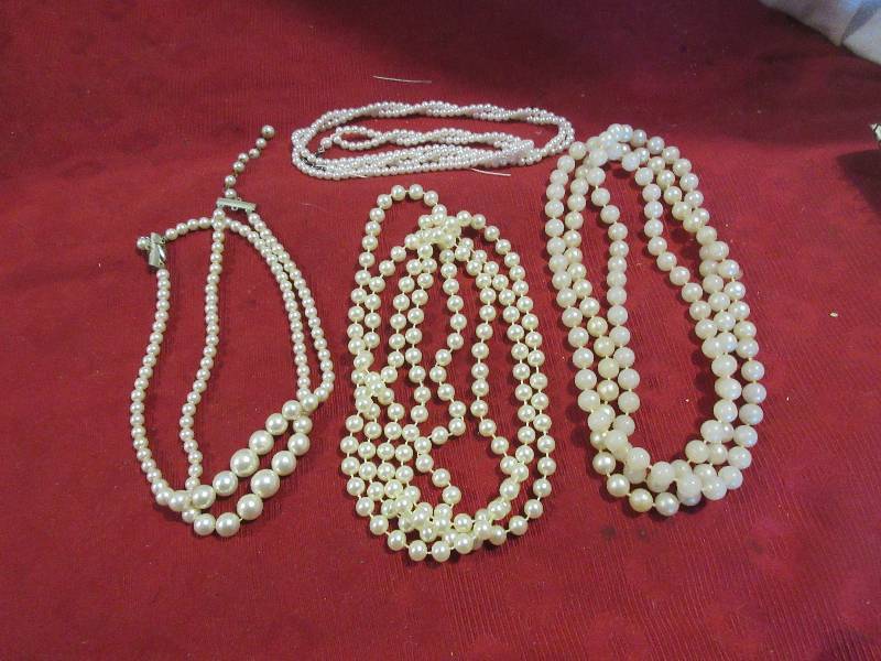 OLDER COSTUM JEWLERY