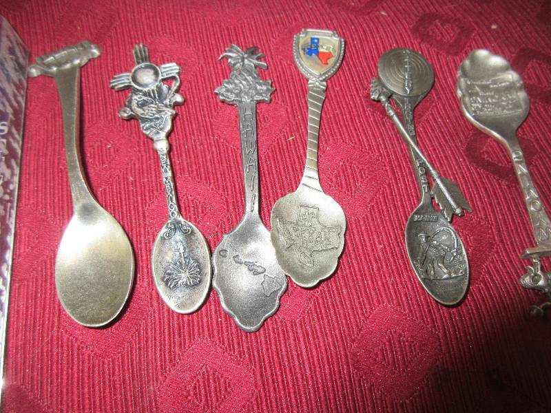 VINTAGE COLLECTOR SPOONS