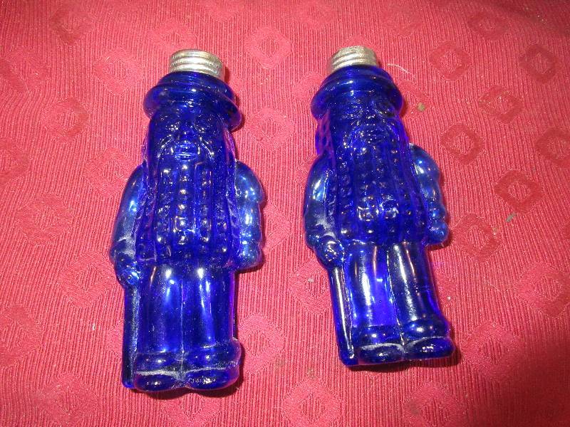 VINTAGE COBALT BLUE SALT AND PEPPERS