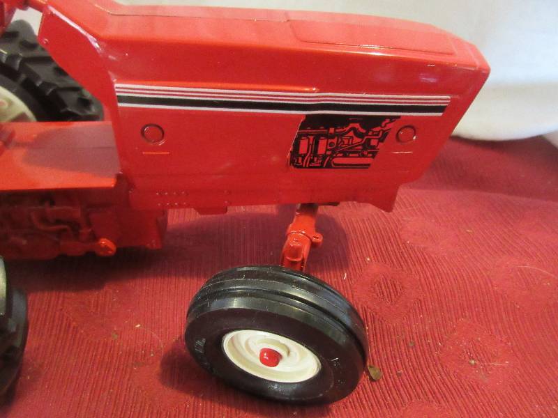 TOY TRACTOR