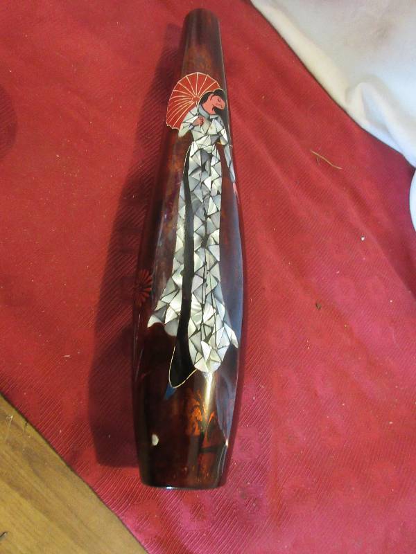 BEAUTIFUL JAPANESE VASE
