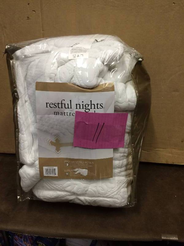 lot 11 image: Restful Nights Mattress Pad King Size