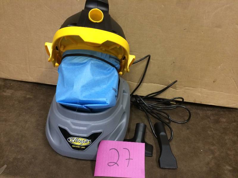 lot 27 image: Stinger 2.5 Gal WetDry Vac