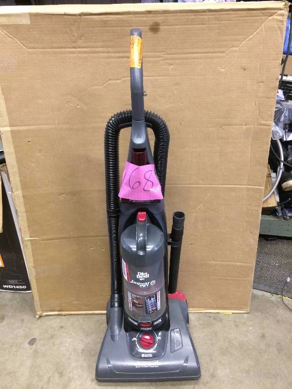 lot 68 image: Dirt devil Jaguar Vac used tested works