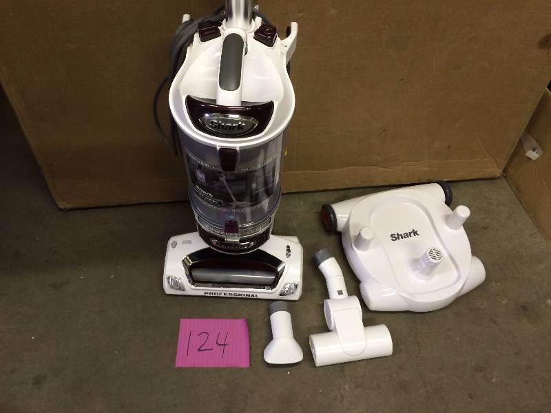 lot 124 image: Shark Rotator used tested works