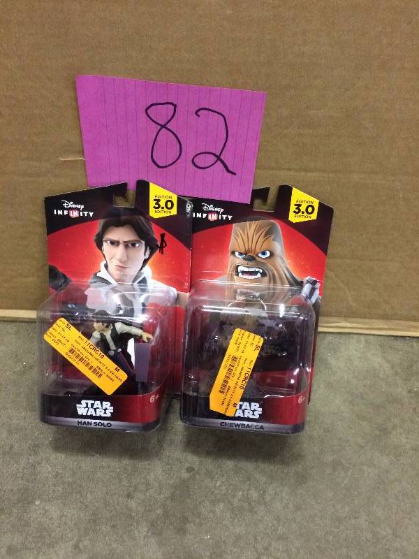 lot 82 image: Lot of 2 infinity Star Wars characters
