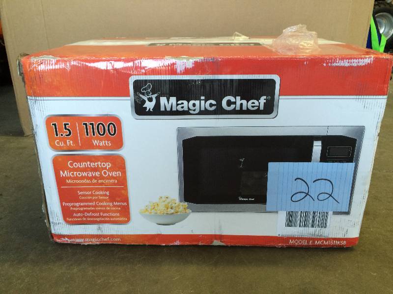 lot 22 image: Magic Chef 1100-Watt Microwave Oven Model no. MCM1511KSB New working conditions