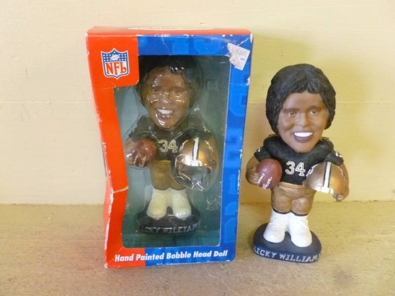 lot 35 image: NFL Collectible