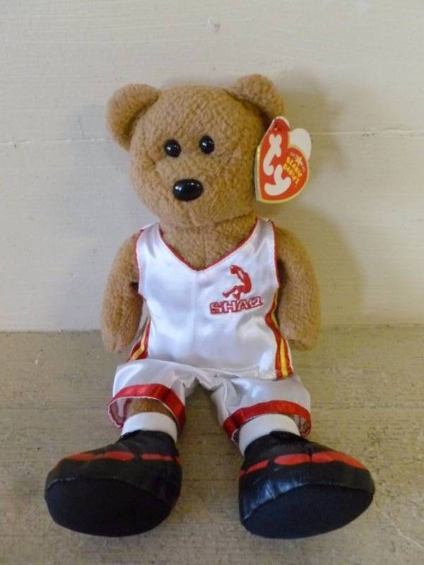 lot 36 image: Beanie Baby