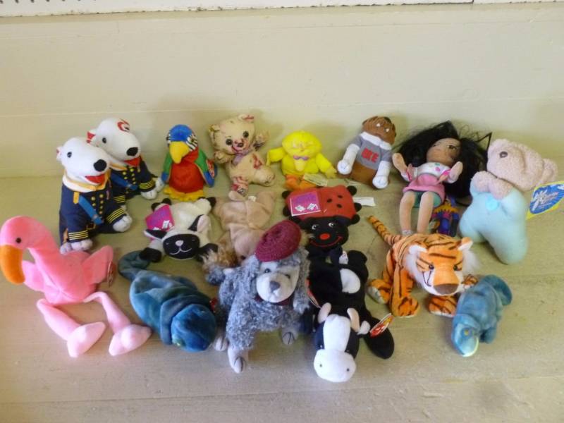 lot 37 image: Beanie Babies