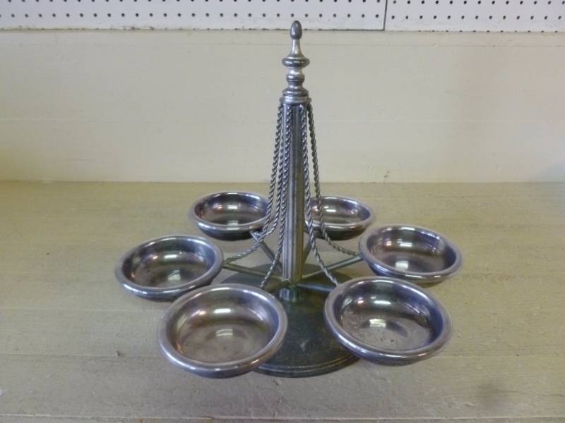 lot 41 image: Vintage Serving Butler