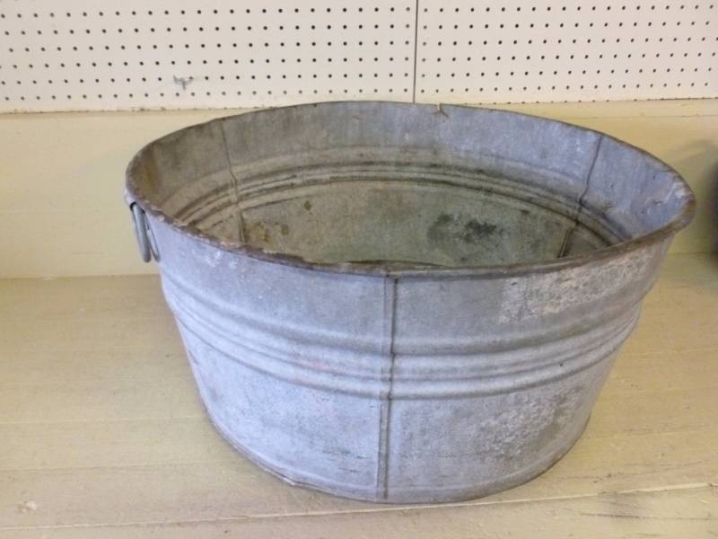 lot 56 image: Vintage Wash Tub
