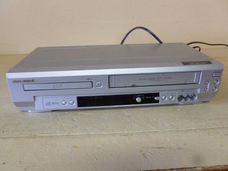 lot 62 image: DVD Player