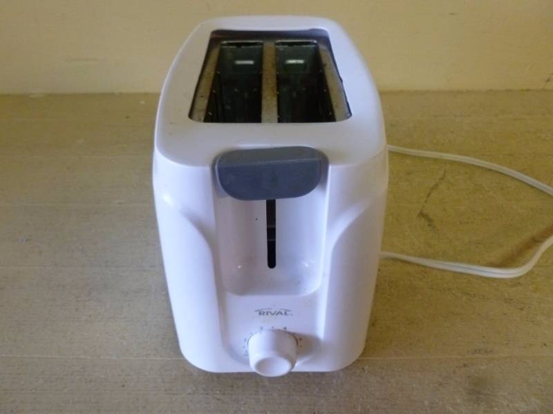 lot 112 image: Toaster