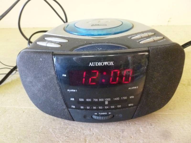 lot 133 image: Alarm Radio
