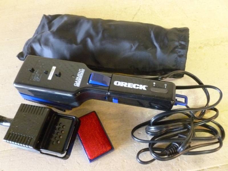 lot 135 image: Oreck Garment Steamer