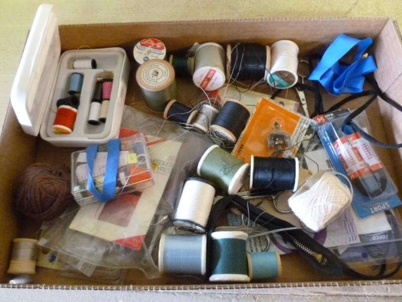 lot 149 image: Sewing Items