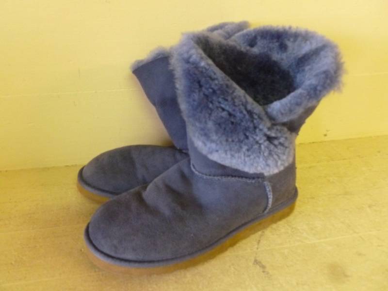 lot 191 image: Ugz Boots