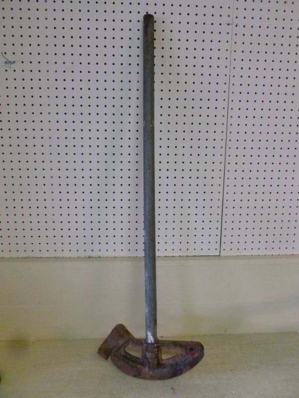 lot 197 image: Pipe Bender