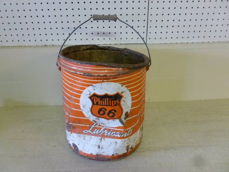 lot 201 image: Vintage Oil Pail