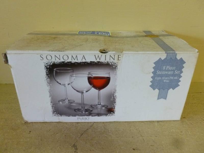 lot 202 image: Stemware Set