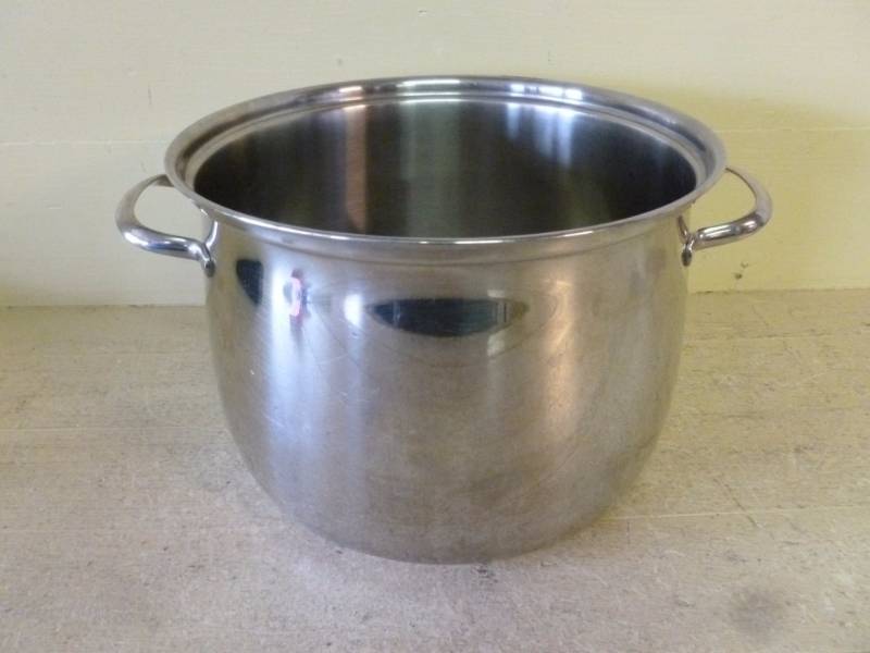 lot 206 image: Kitchen