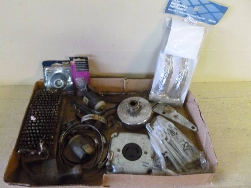 lot 213 image: Shop Items