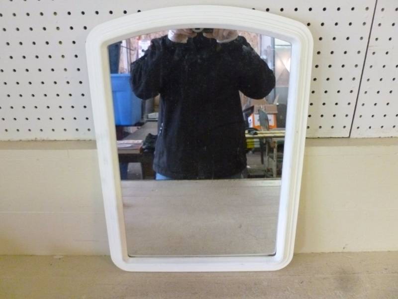lot 219 image: Mirror