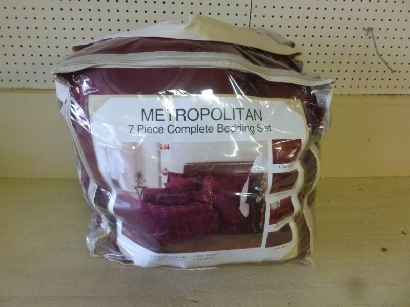 lot 256 image: Comforter