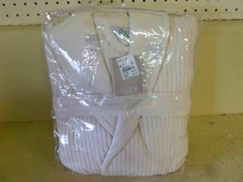 lot 265 image: Bath Robe