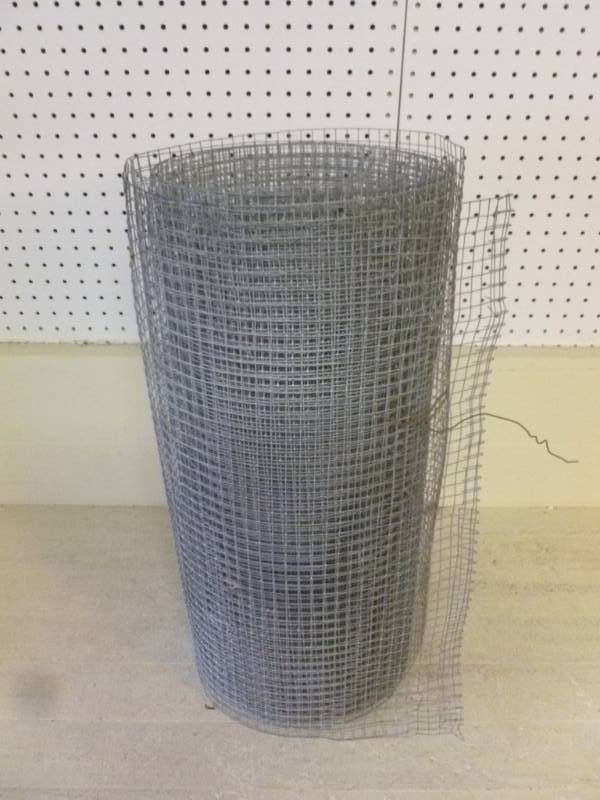 lot 279 image: Garden Fencing