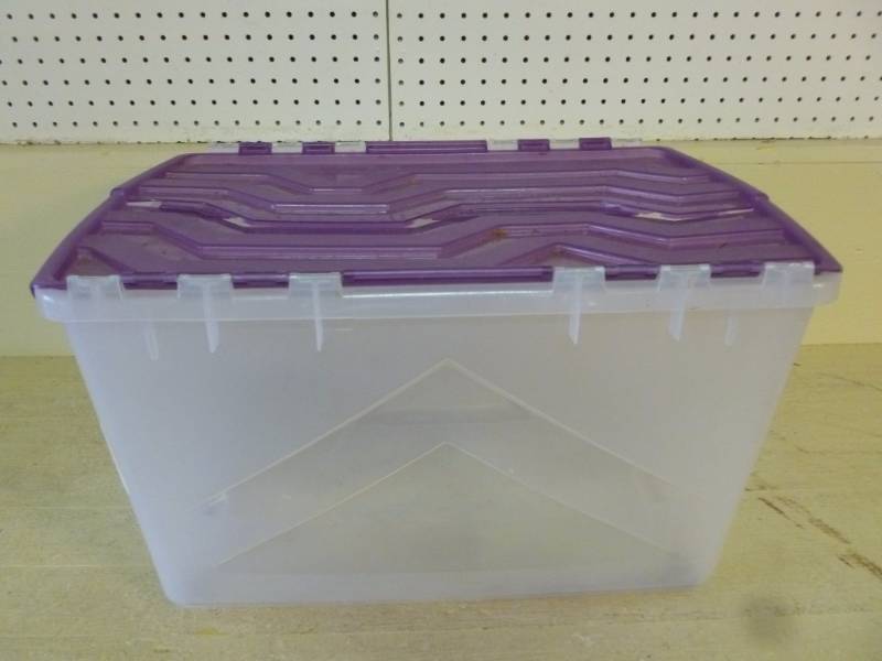 lot 285 image: Storage Tote