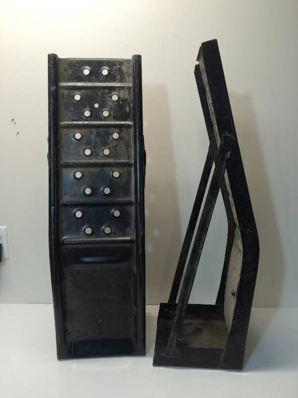 lot 8 image: Steel Car Ramps