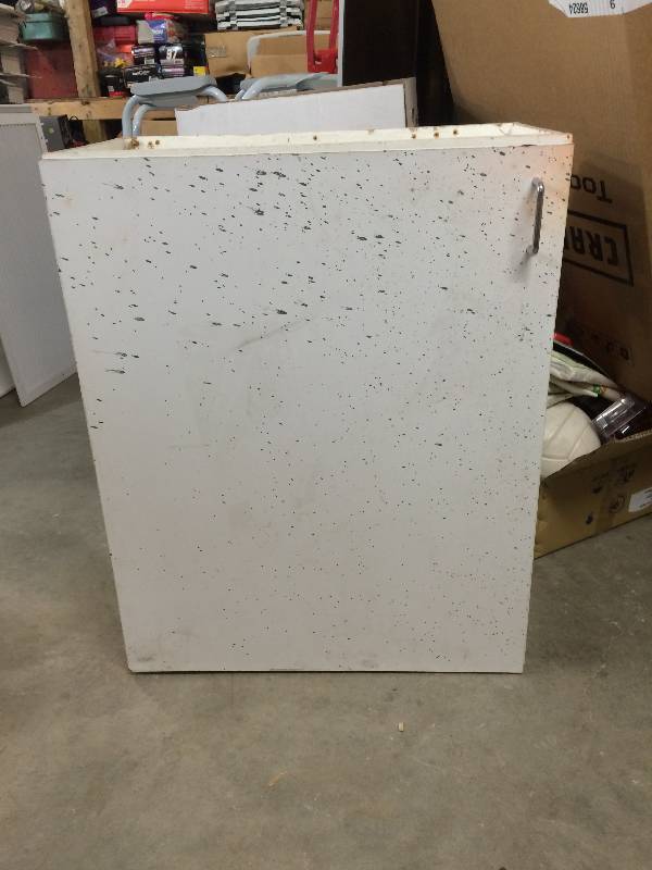lot 16 image: Wood Cabinet