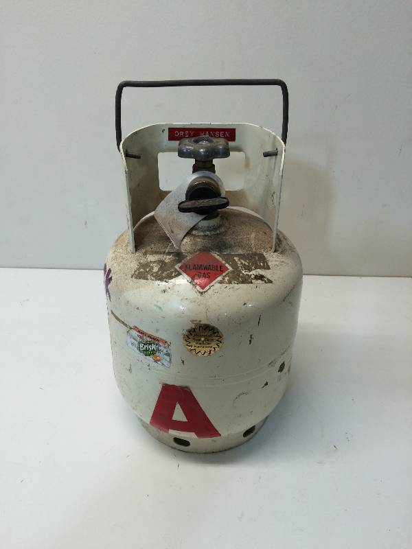 lot 19 image: 5 LB Propane Tank With Easy Carry Handle