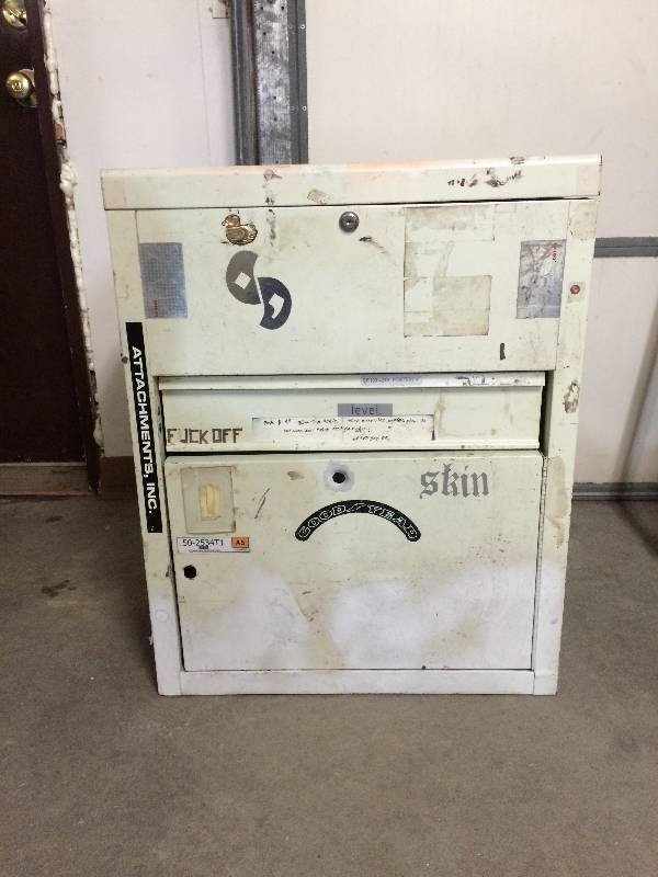 lot 20 image: Steel Cabinet