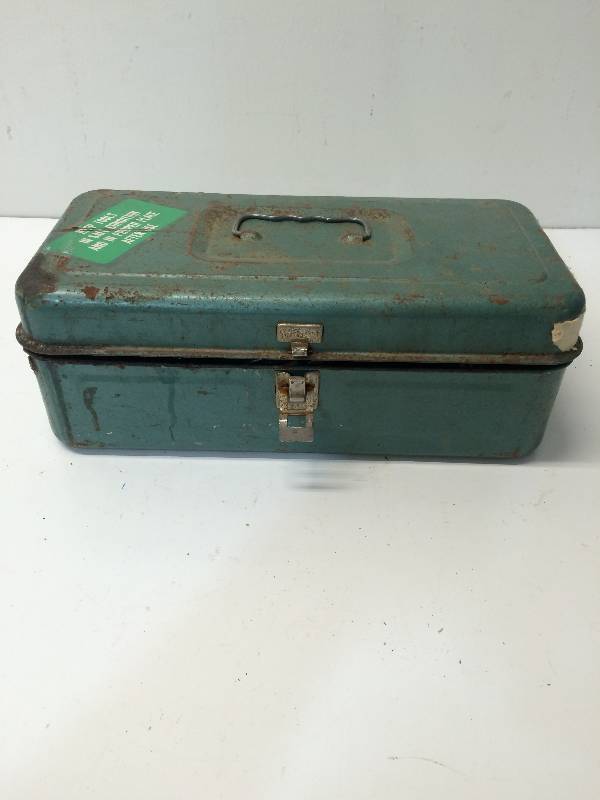lot 33 image: Metal Tool Box With Assorted Tools