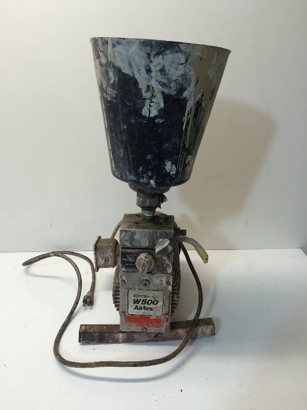 lot 39 image: Wagner Airless Paint Sprayer