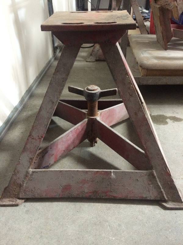 lot 43 image: Kansas Jack Frame Repair Stands