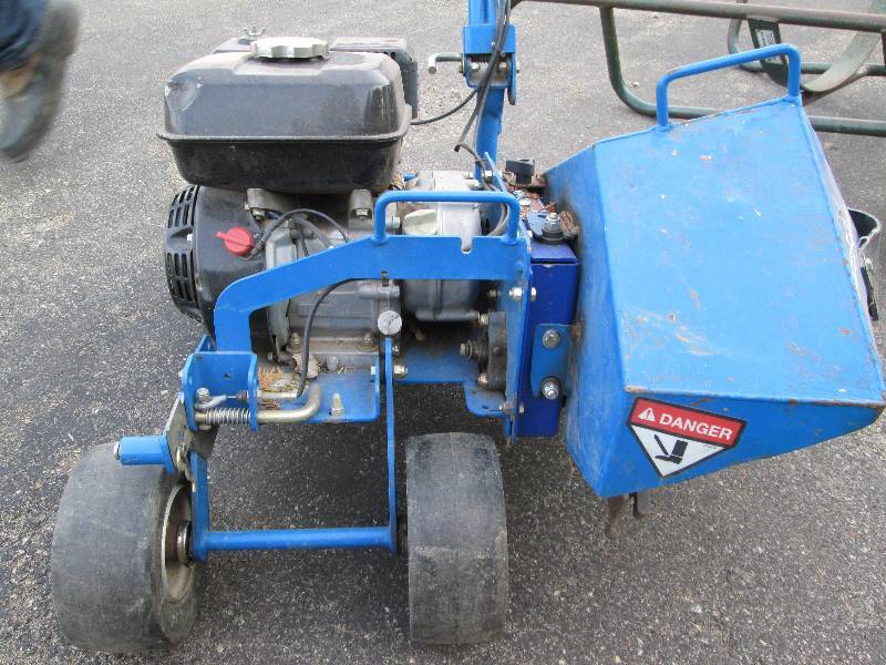 Bed Bug Trencher/Edger | Empire Wholesale Landscaping Equipment and