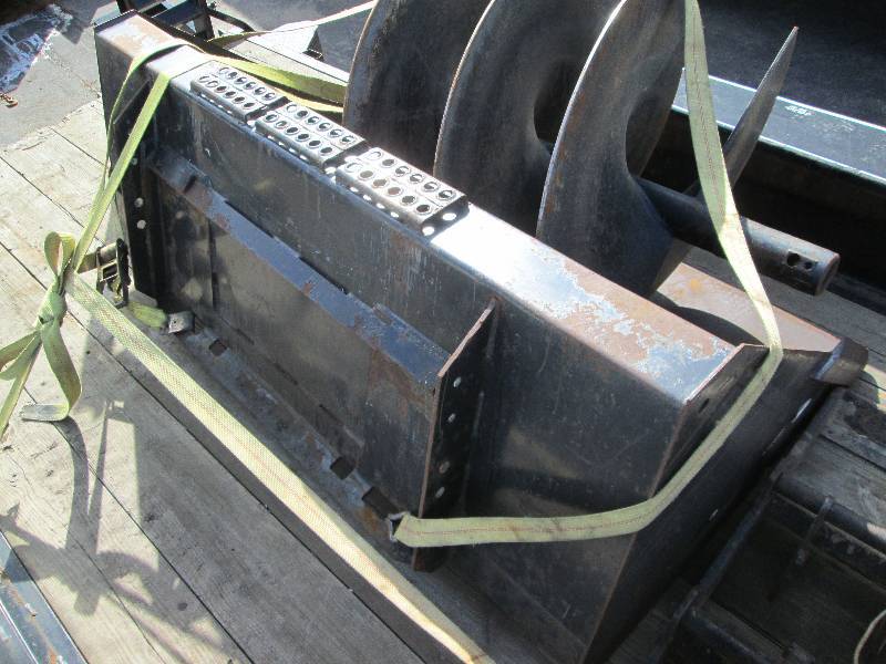 lot 6 image: 6 Foot Snow Bucket