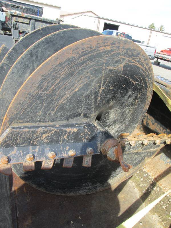 lot 7 image: 36 inch Round Shaft Auger Bit Almost New
