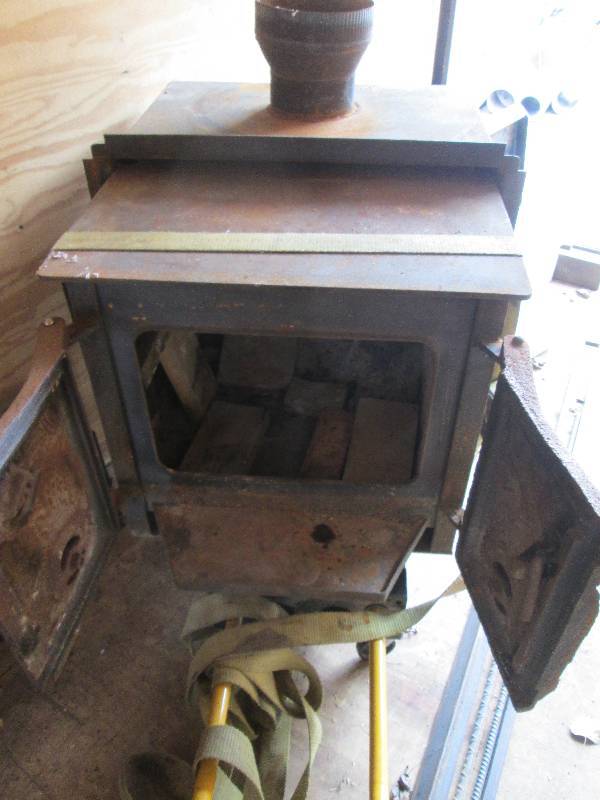 lot 22 image: Old Timer Wood Stove