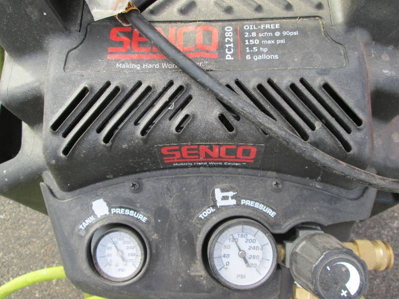 lot 28 image: Senco 6 Gallon Air Compressor