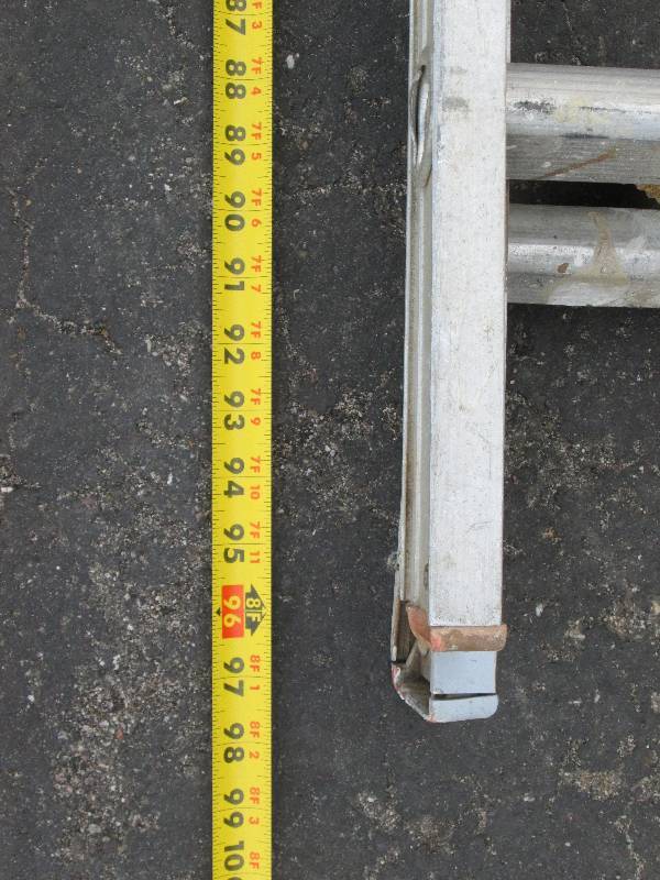lot 38 image: 8 foot Aluminum Ladder